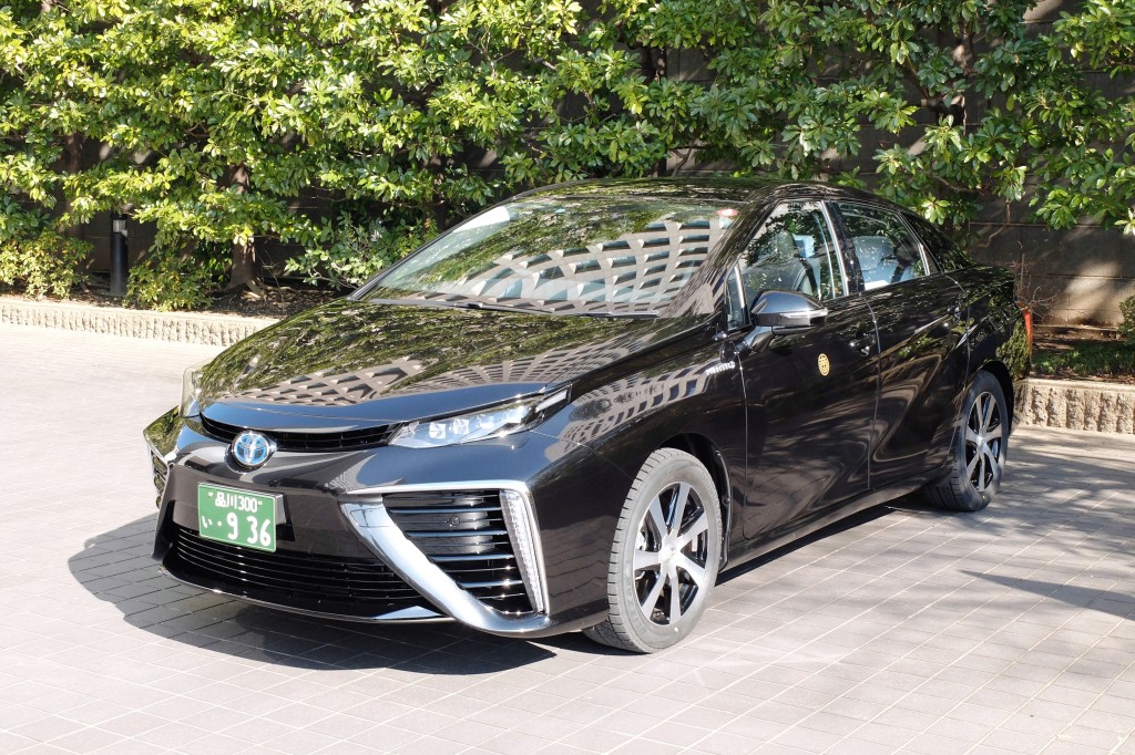 トヨタ MIRAI
